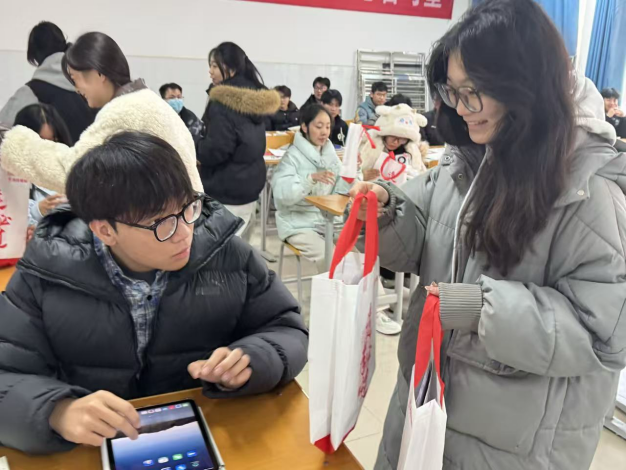 2025-12-10 10:27:38.557000 2025-12-10 10:27:38.557000