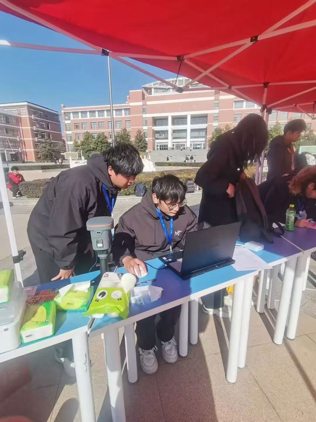 33ae299396cf75362ebba9fe58a76cbd